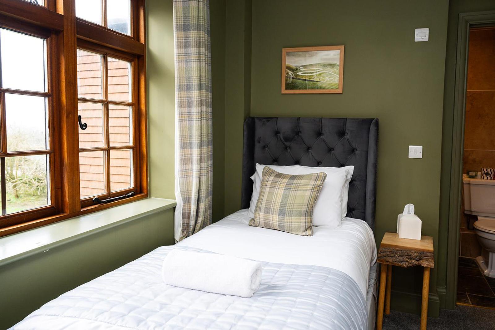 Tottington Manor Hotel Henfield Экстерьер фото