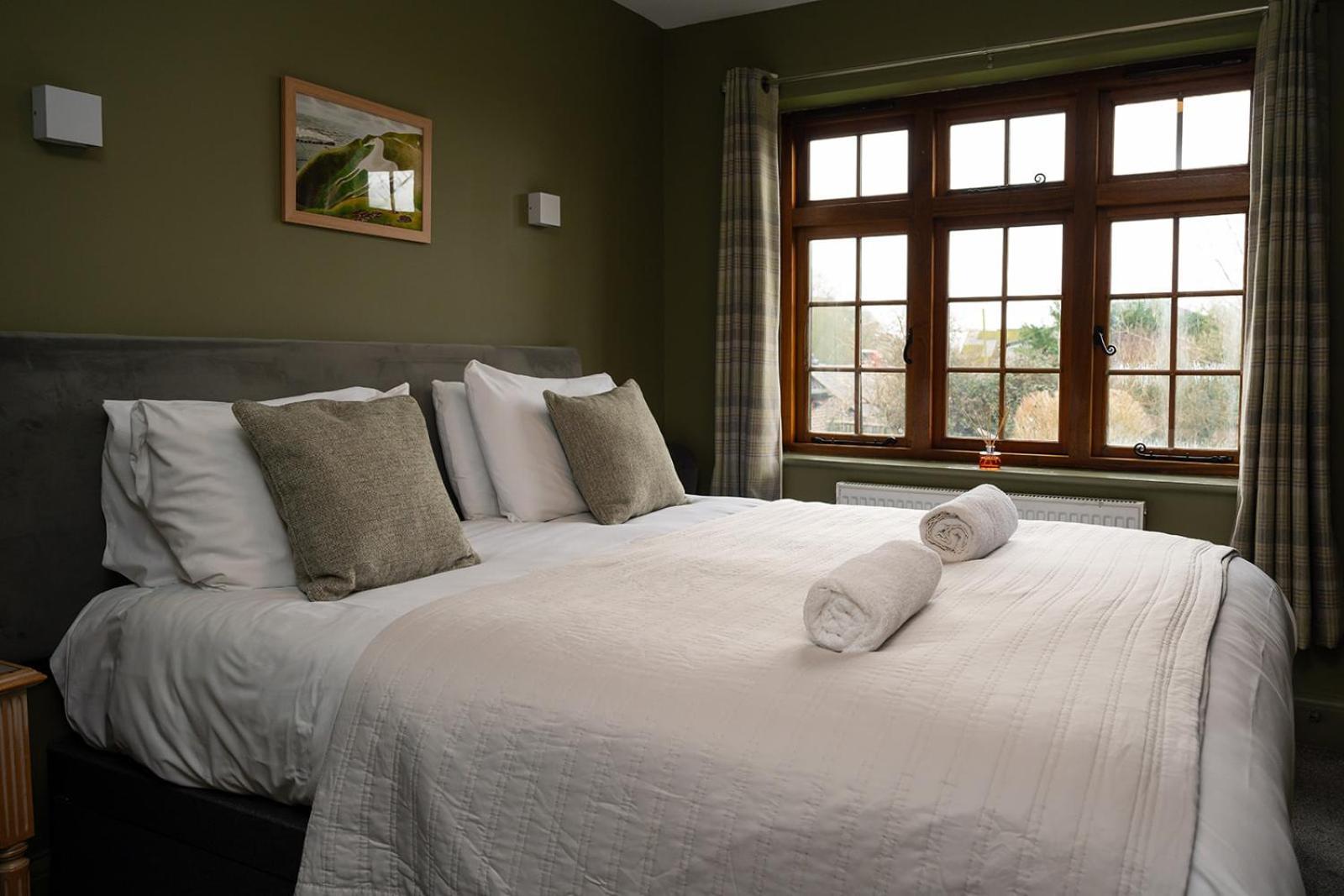 Tottington Manor Hotel Henfield Экстерьер фото