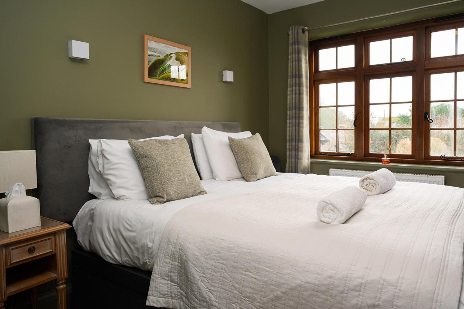 Tottington Manor Hotel Henfield Экстерьер фото